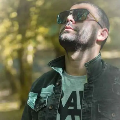 دلبر تیسه عاشقی کمه دلبر بی وفا نووش